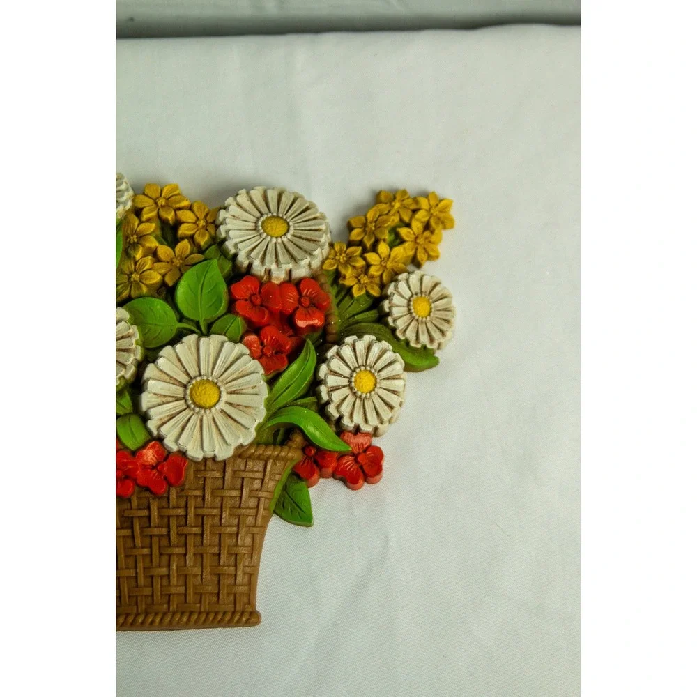 Vintage 1975 Syroco Floral Basket Wall Hanging Plaque 7335 Made in USA MCM Decor